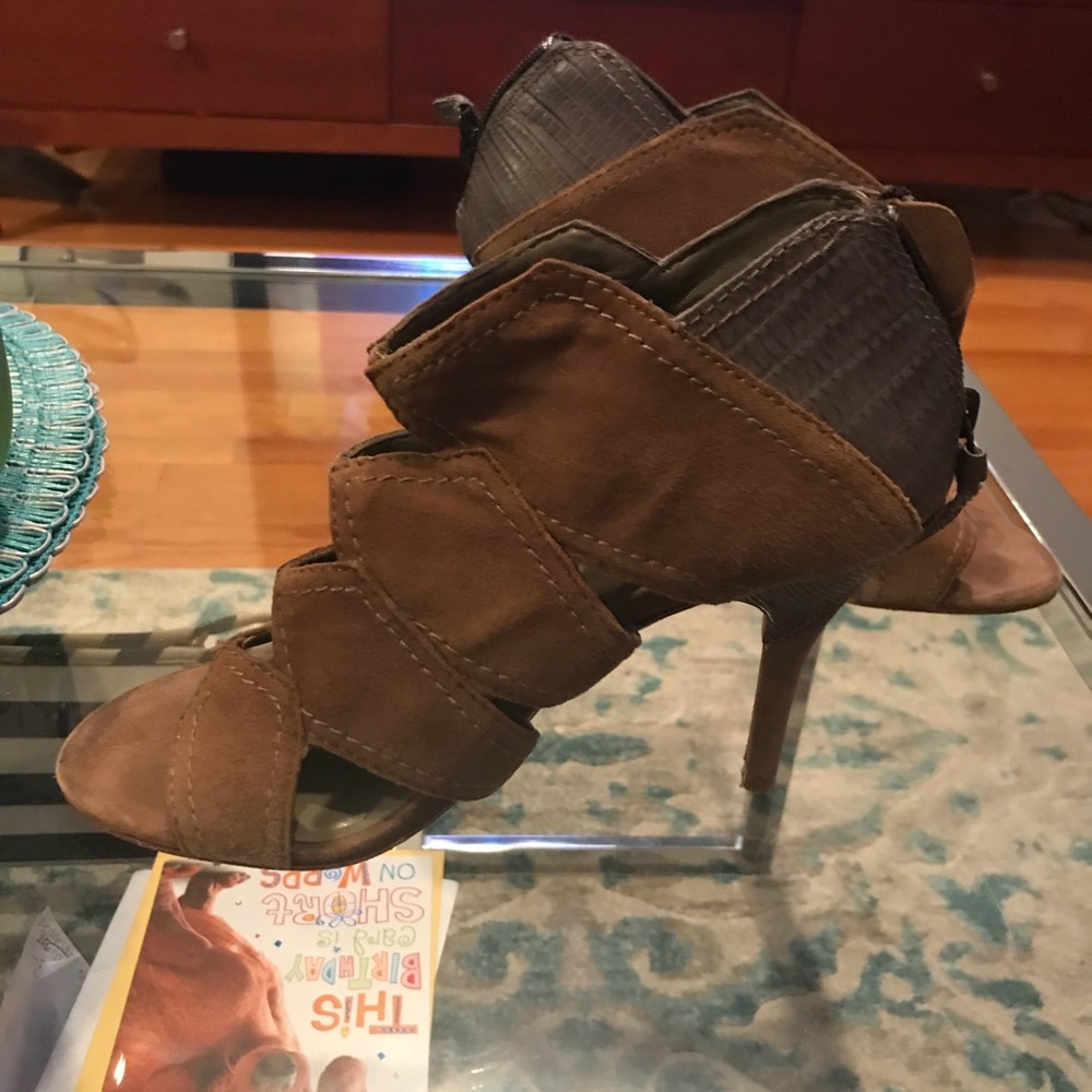 High heels - Picture 3 of 4